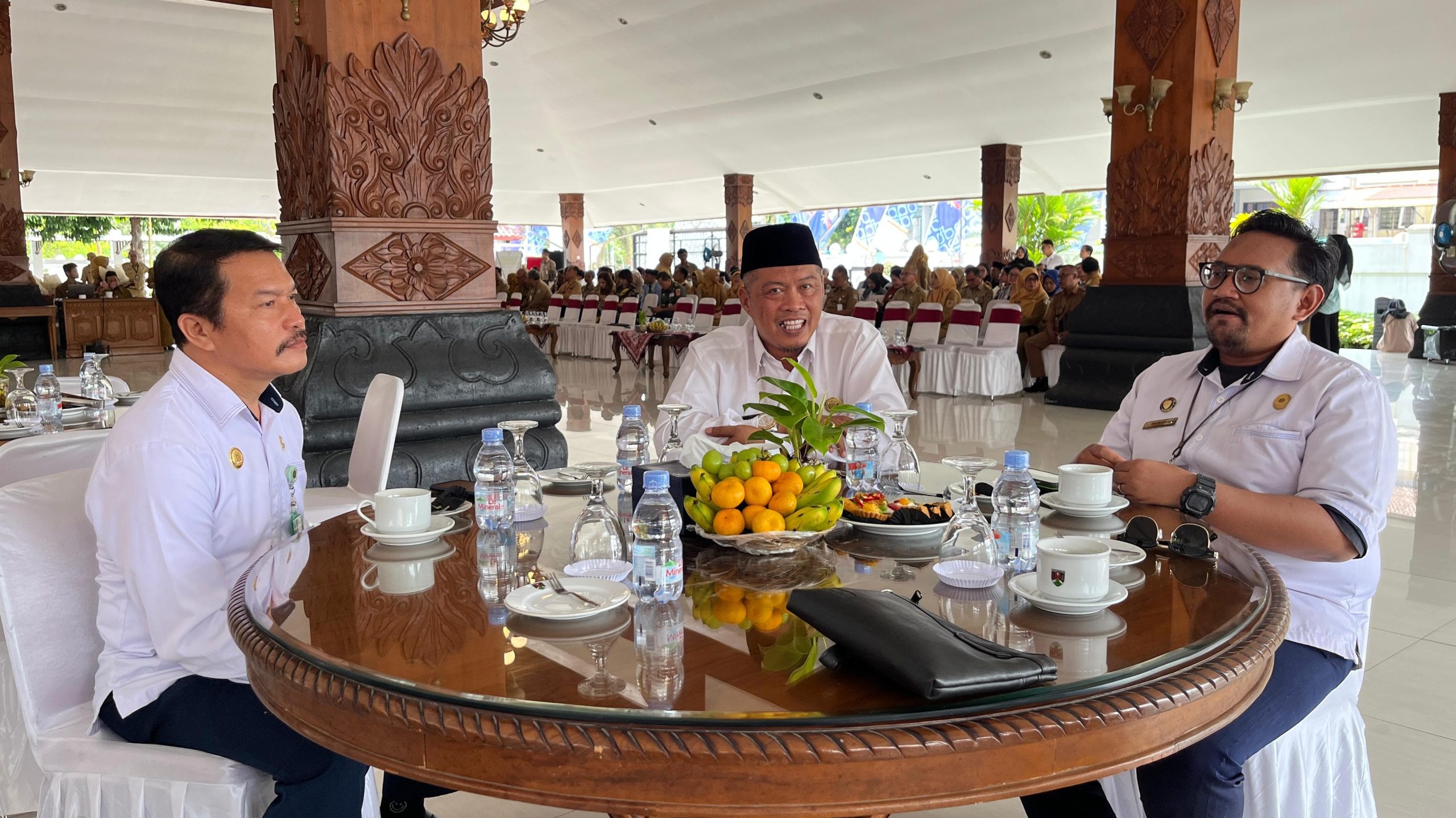 Panmud Permohonan PA Magelang menghadiri Peneyerahan Penghargaan kepada Mitra DISDUKCAPIL Kota Magelang dalam Pelayanan Administrasi Kependudukan Tahun 2025