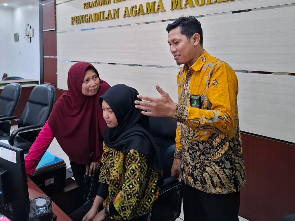 Panitera PA Purworejo dan Panmud Gugatan PA Mungkid Kelas IA Lakukan Uji Kevalidan dan Keakuratan Data Aplikasi Sigap Irfan