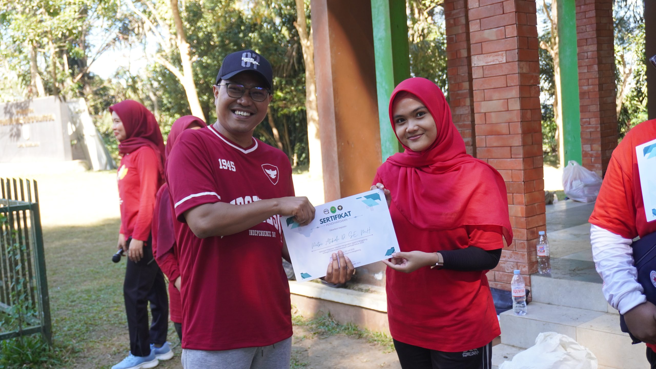 Wujud Apresiasi dan Motivasi, Pengadilan Agama Magelang Berikan Reward kepada Pegawai Teladan dan Disiplin
