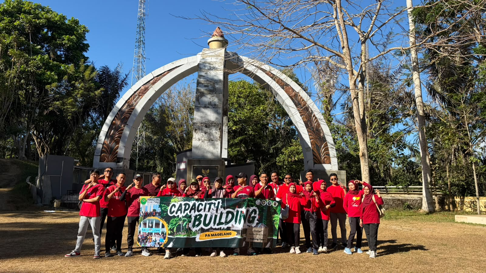 Perkuat Soliditas dan Semangat Kebersamaan, Pengadilan Agama Magelang Gelar Capacity Building di Gunung Tidar Magelang